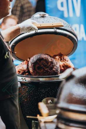 Гриль керамический Classic PRO Red с ножками (Monolith)